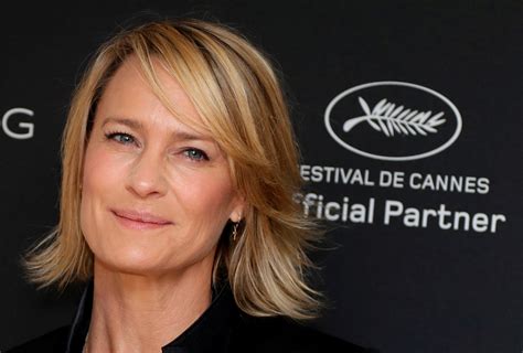 robin wright topless|House Of Cards star Robin Wright strips TOPLESS for racy shoot